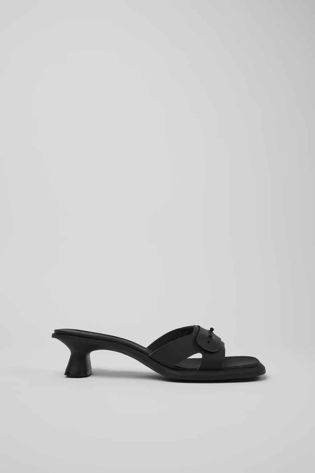 Dina Sandal
