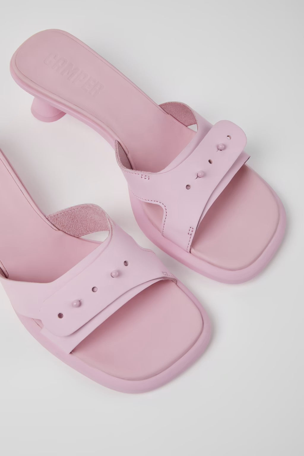 Dina Sandal