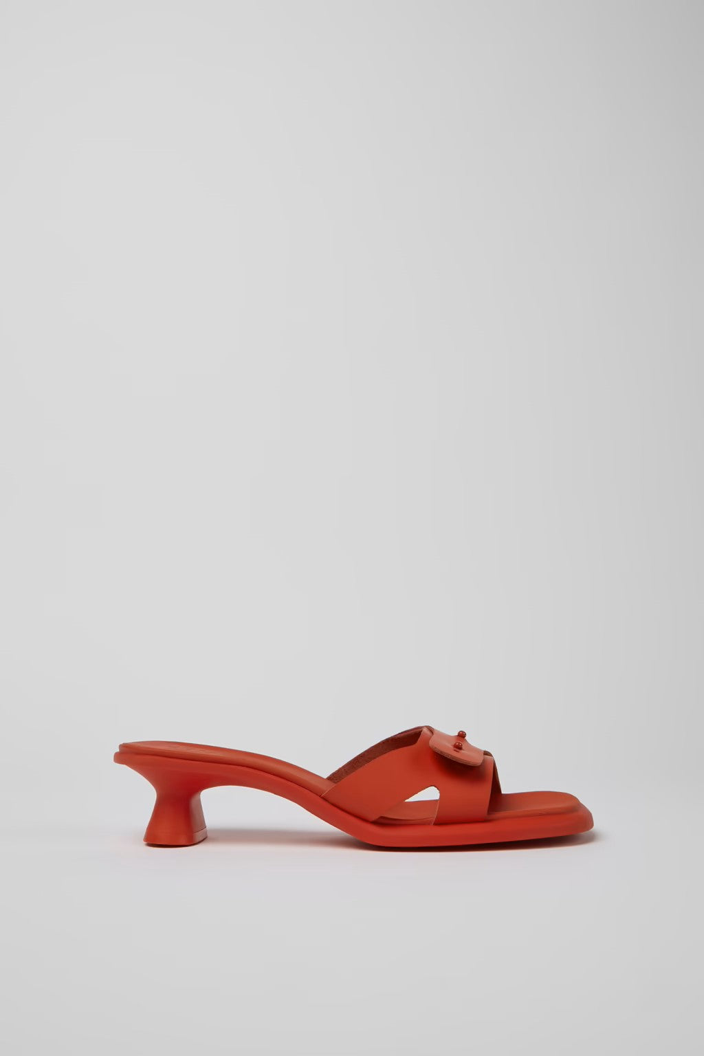 Dina Sandal