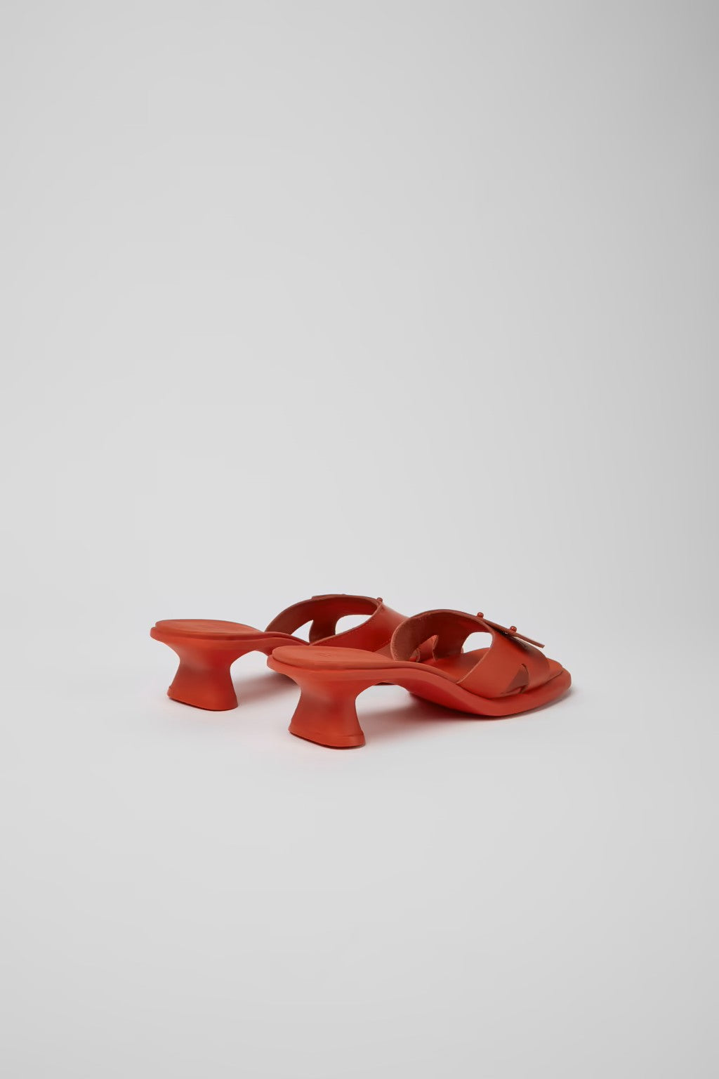 Dina Sandal